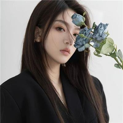 月亮中的亚马逊女人
